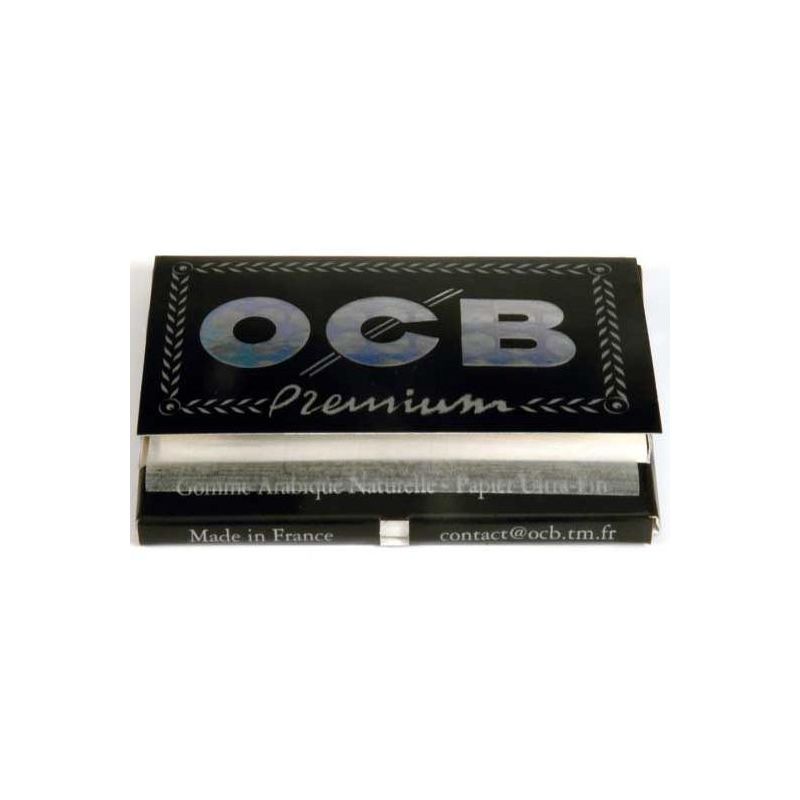cajetilla con 100 papeles de fumar  ocb