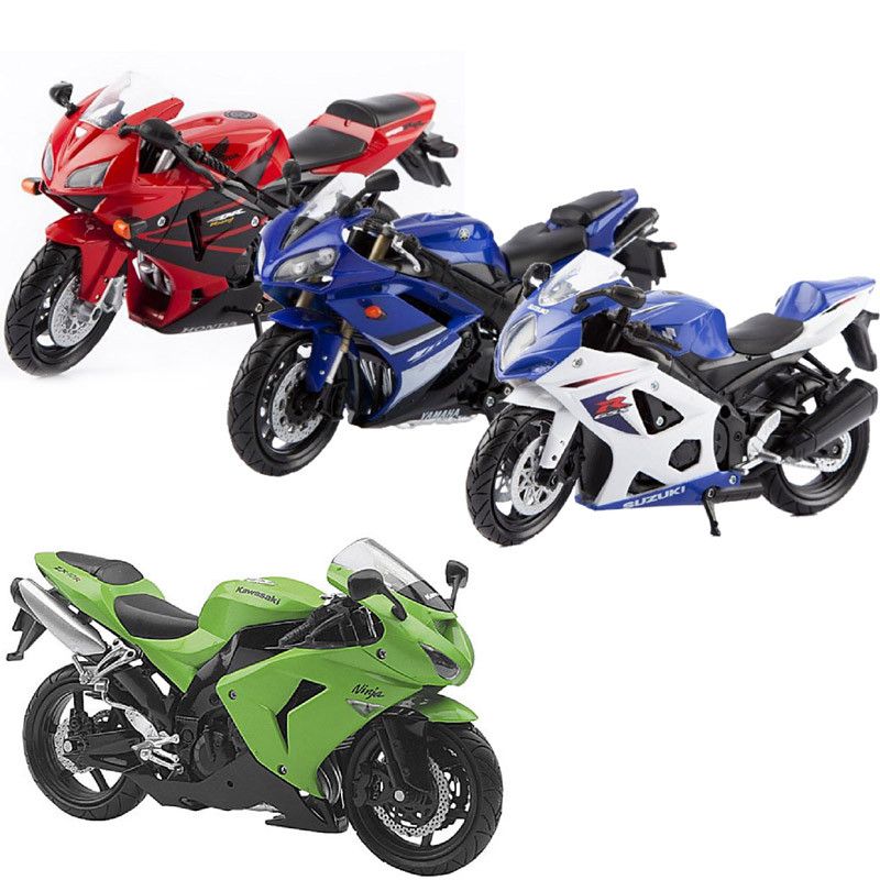 moto juguete a escala 1/12