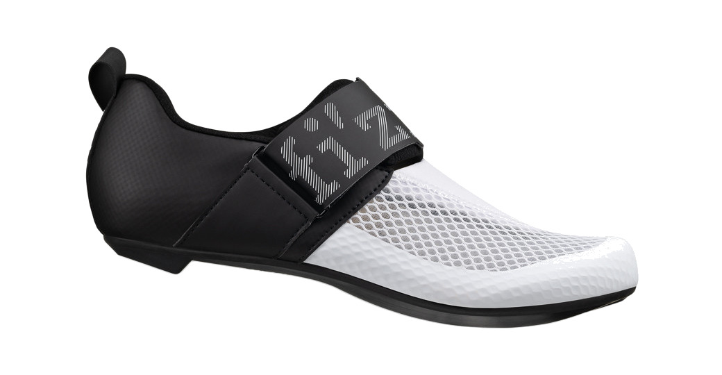 zapatillas para triatlón y contrarreloj con diseño aerodinámico transiro hydra