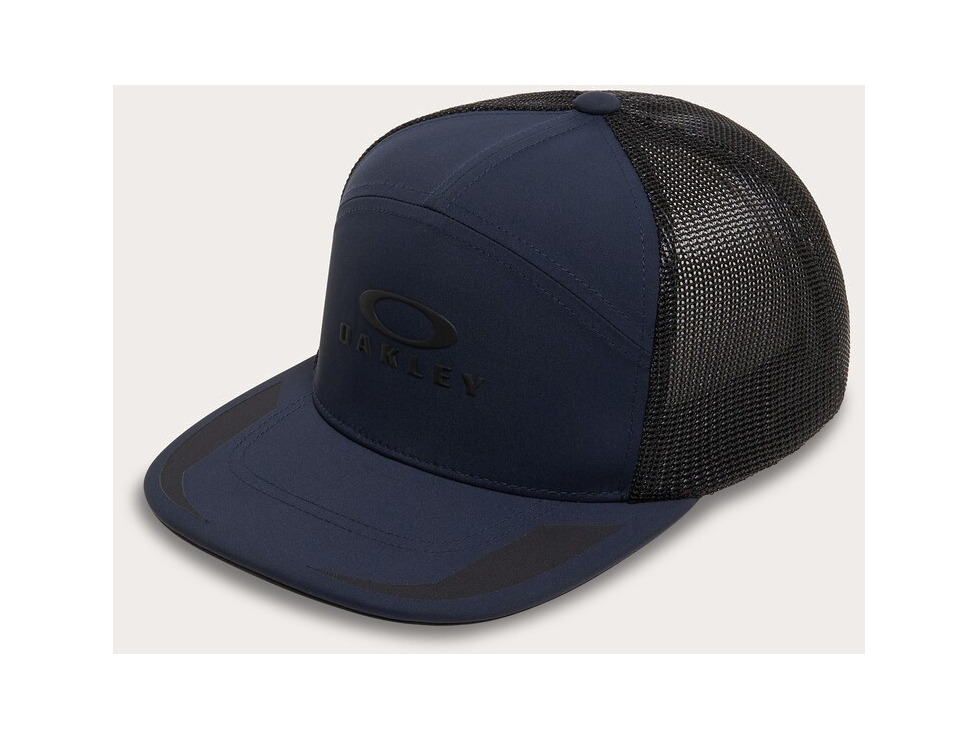 gorra estilo camionero con visera curva podium trucker
