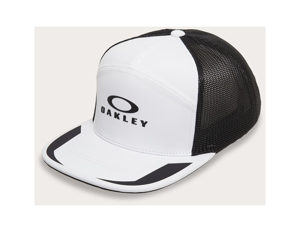 gorra estilo camionero con visera curva podium trucker