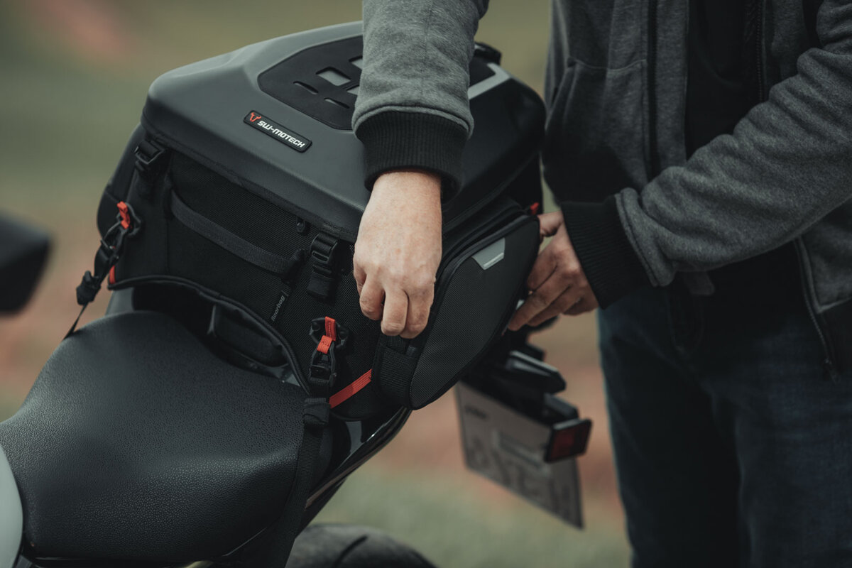 SW-MOTECH Bolsa trasera para moto PRO REARBAG 1680D 22-34L - Imagen 4 de 8