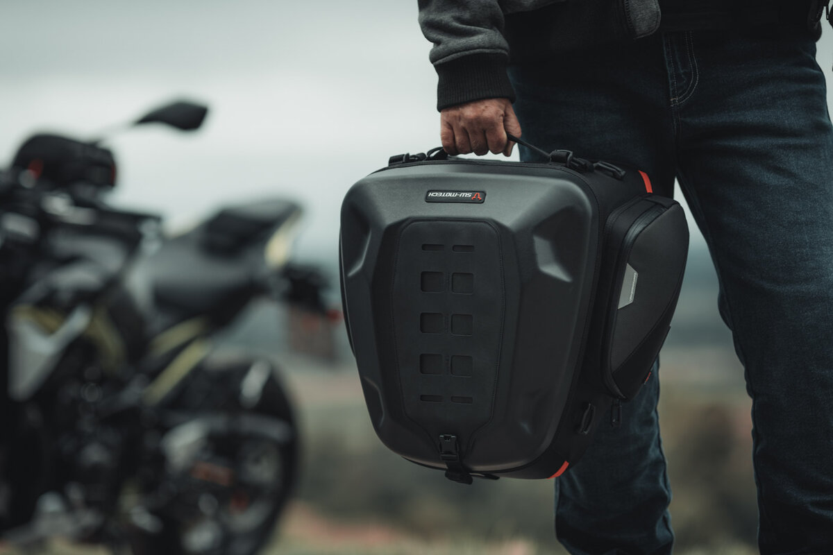 SW-MOTECH Bolsa trasera para moto PRO REARBAG 1680D 22-34L - Imagen 7 de 8