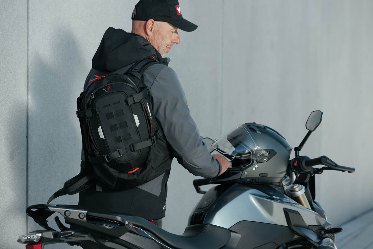 SW-MOTECH Mochila PRO COSMO 16L - Imagen 10 de 16