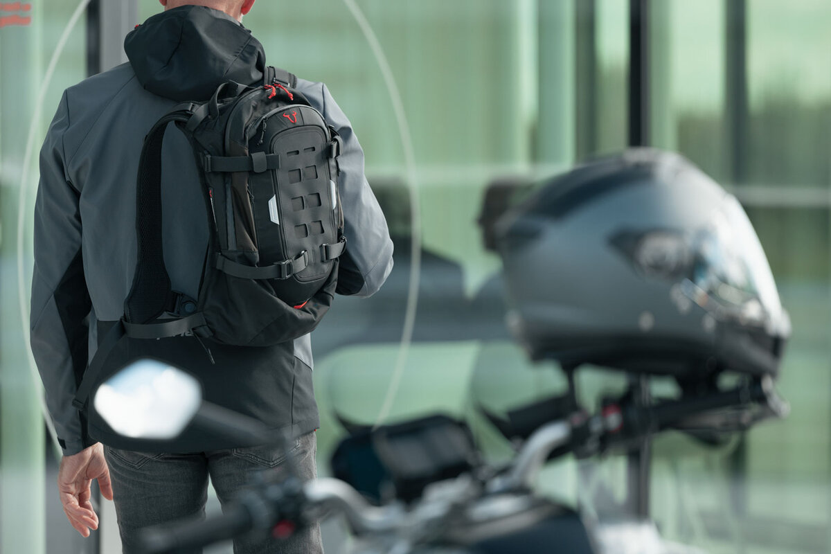 SW-MOTECH Mochila PRO COSMO 16L - Imagen 15 de 16
